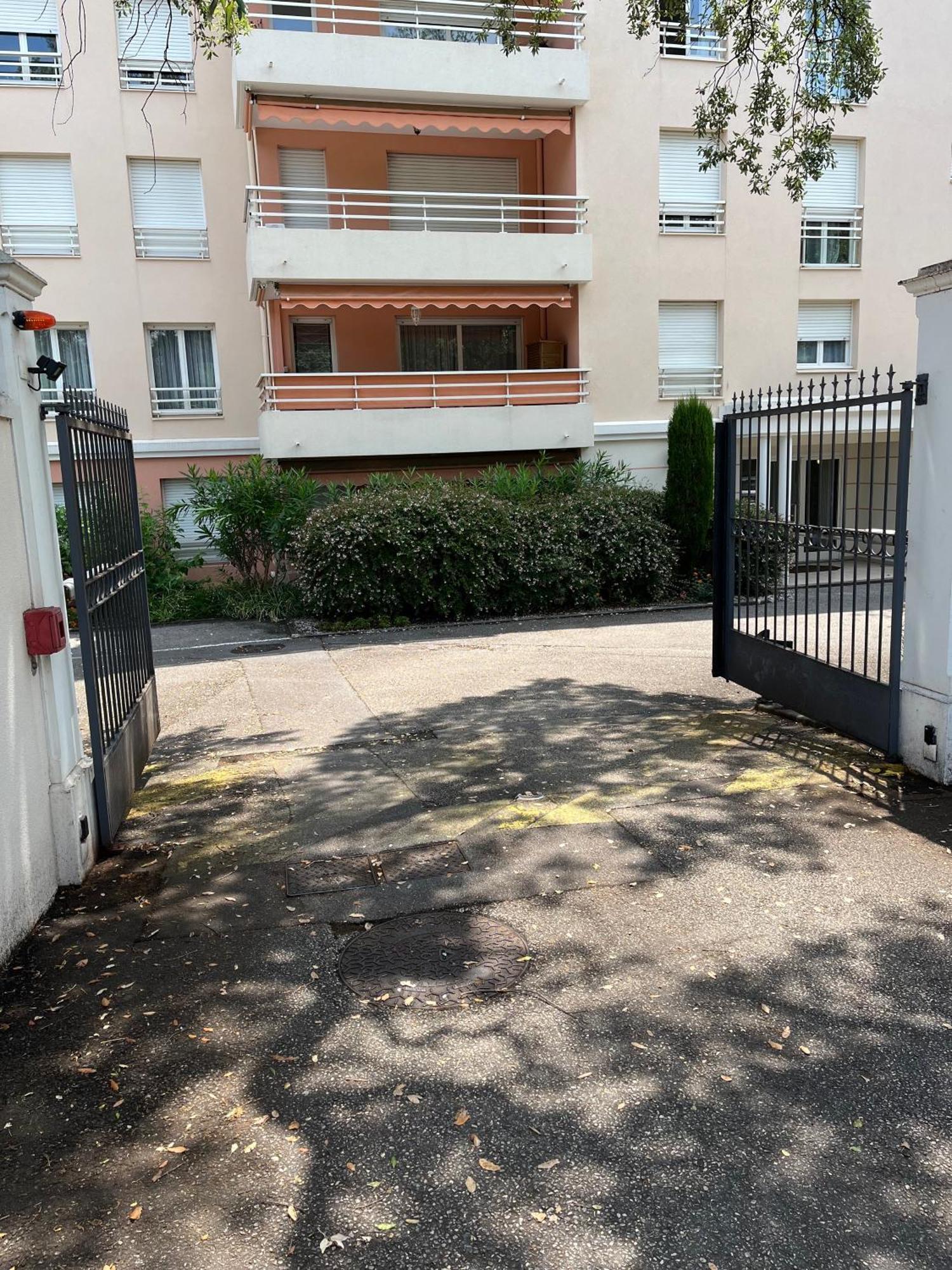 Appartement 84M² Avec 2 Parkings Privatifs Вильнёв-Лубе Экстерьер фото
